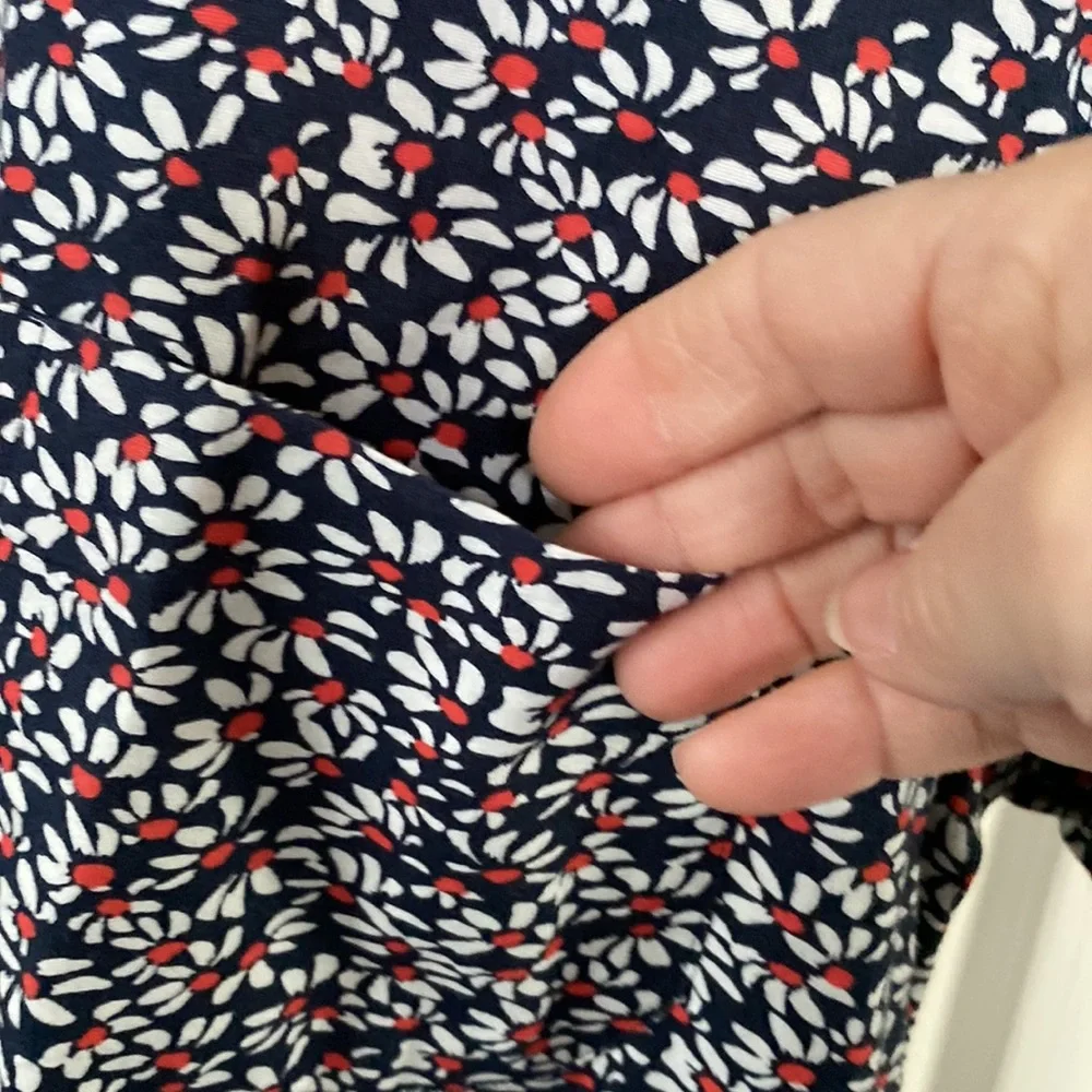 Mens classic J Crew short sleeve button down . Size small . - Picture 3 of 4